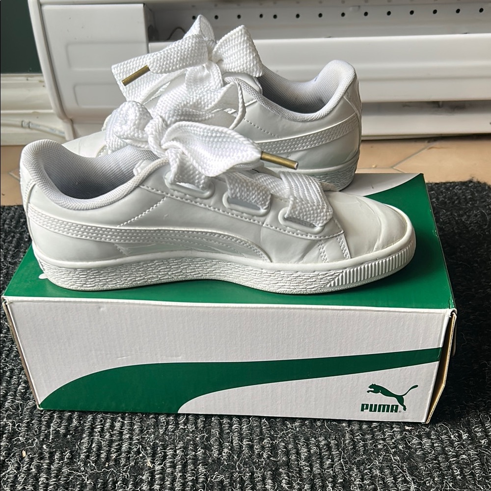 Puma White Sneakers Classic Minimalist Design